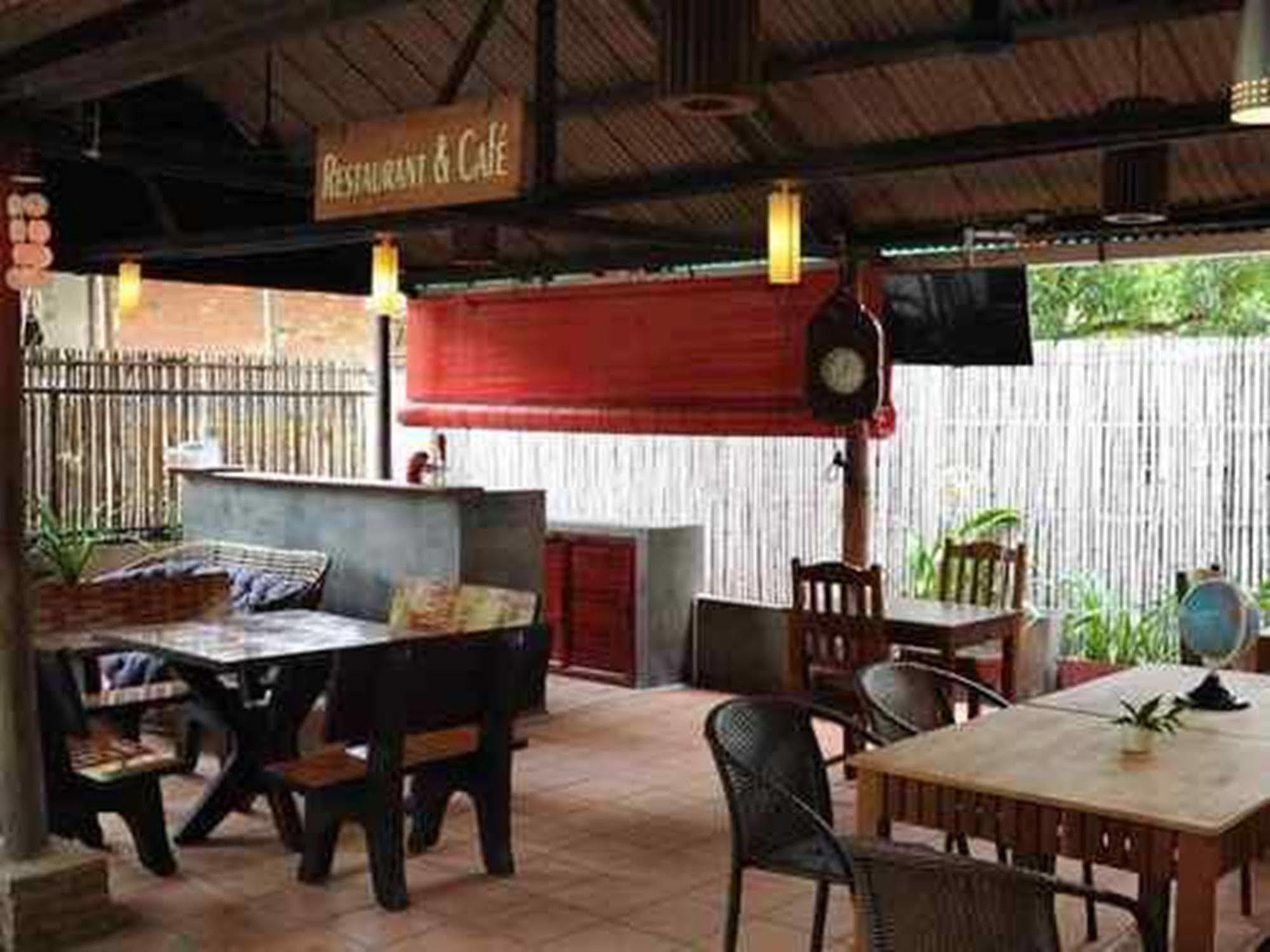 The City Premium Guesthouse Siem Reap Buitenkant foto