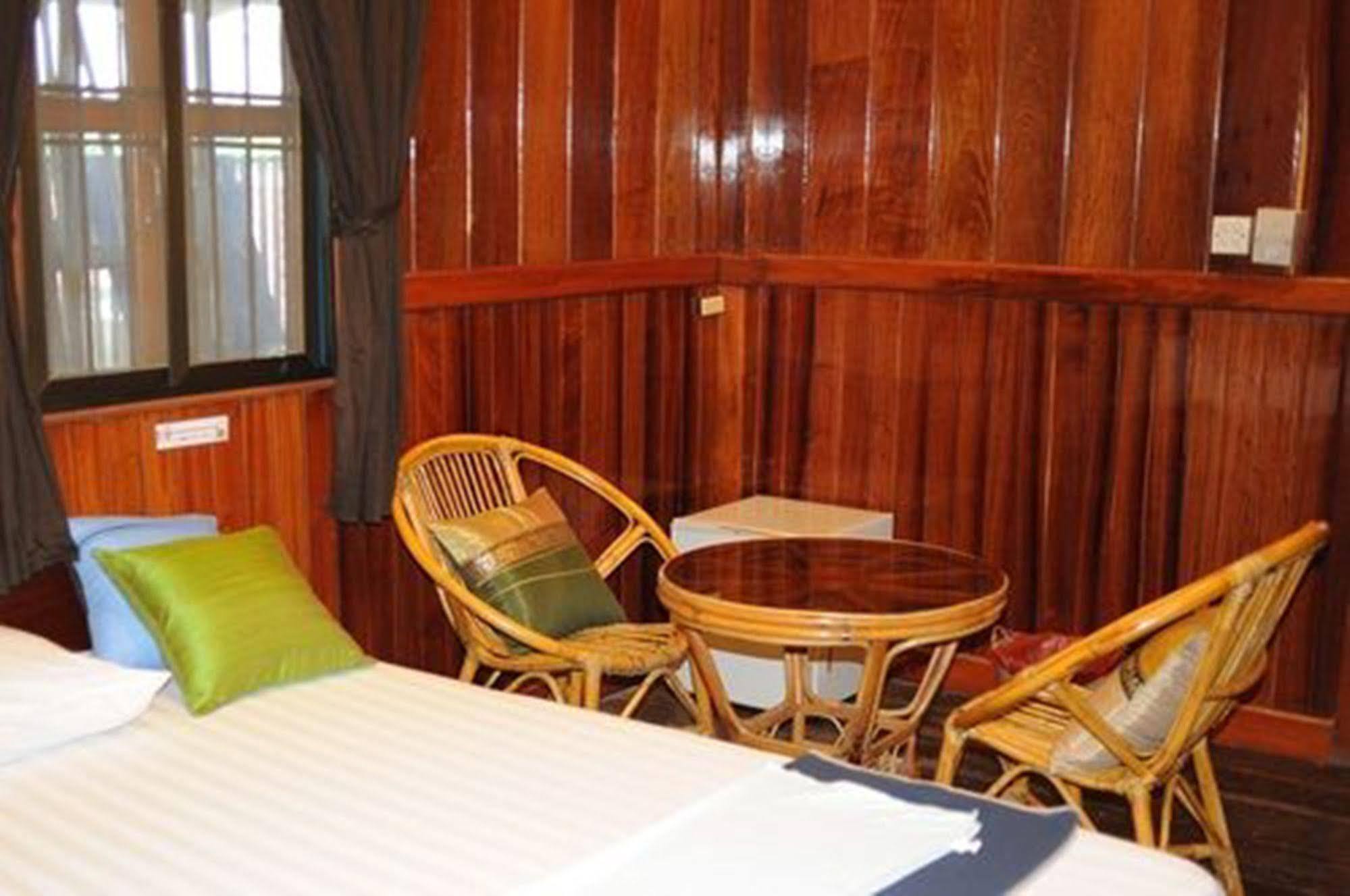 The City Premium Guesthouse Siem Reap Buitenkant foto